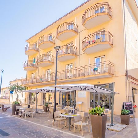 פינאלה ליגורה Hotel La Bussola מראה חיצוני תמונה