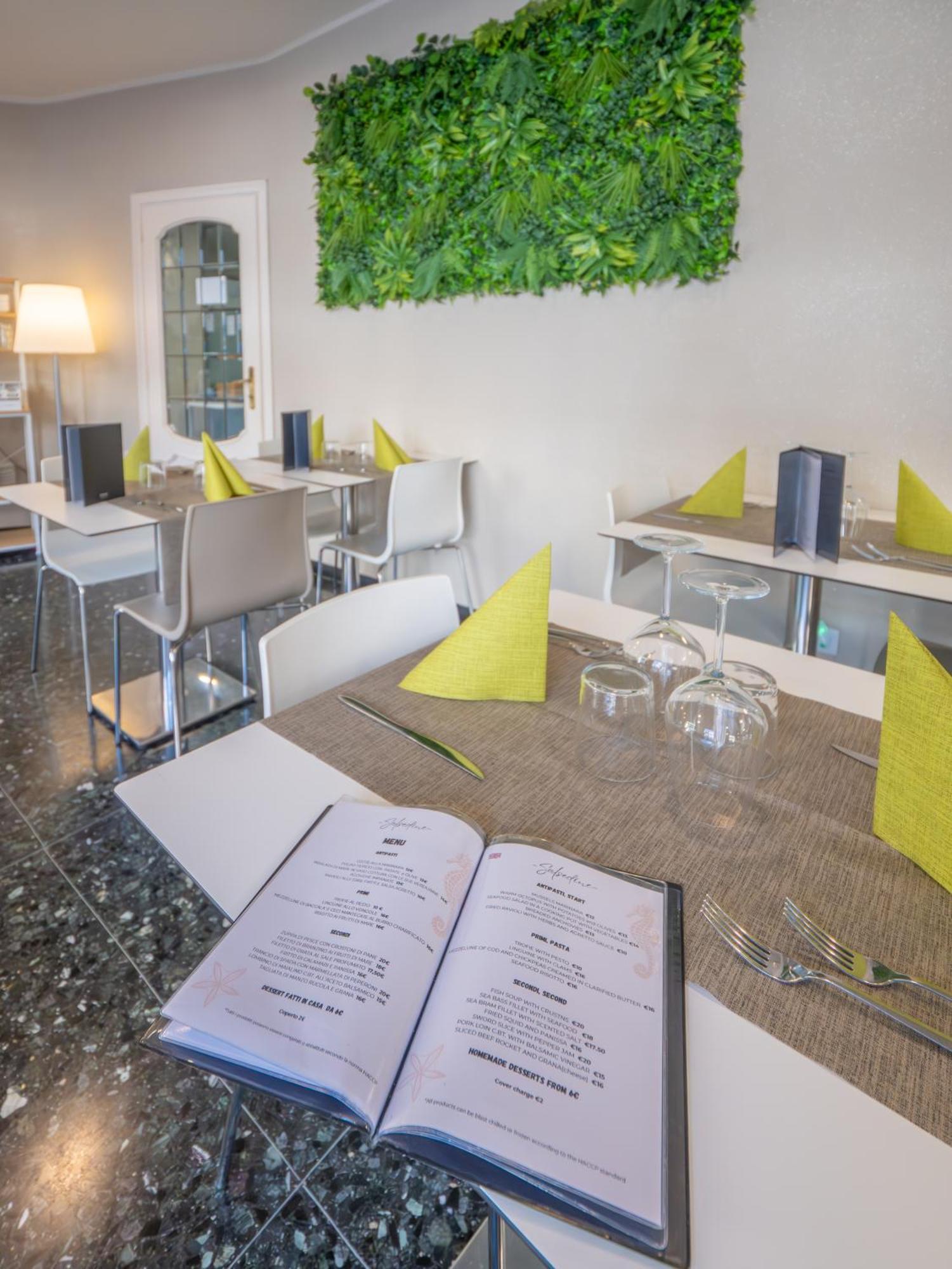 פינאלה ליגורה Hotel La Bussola מראה חיצוני תמונה