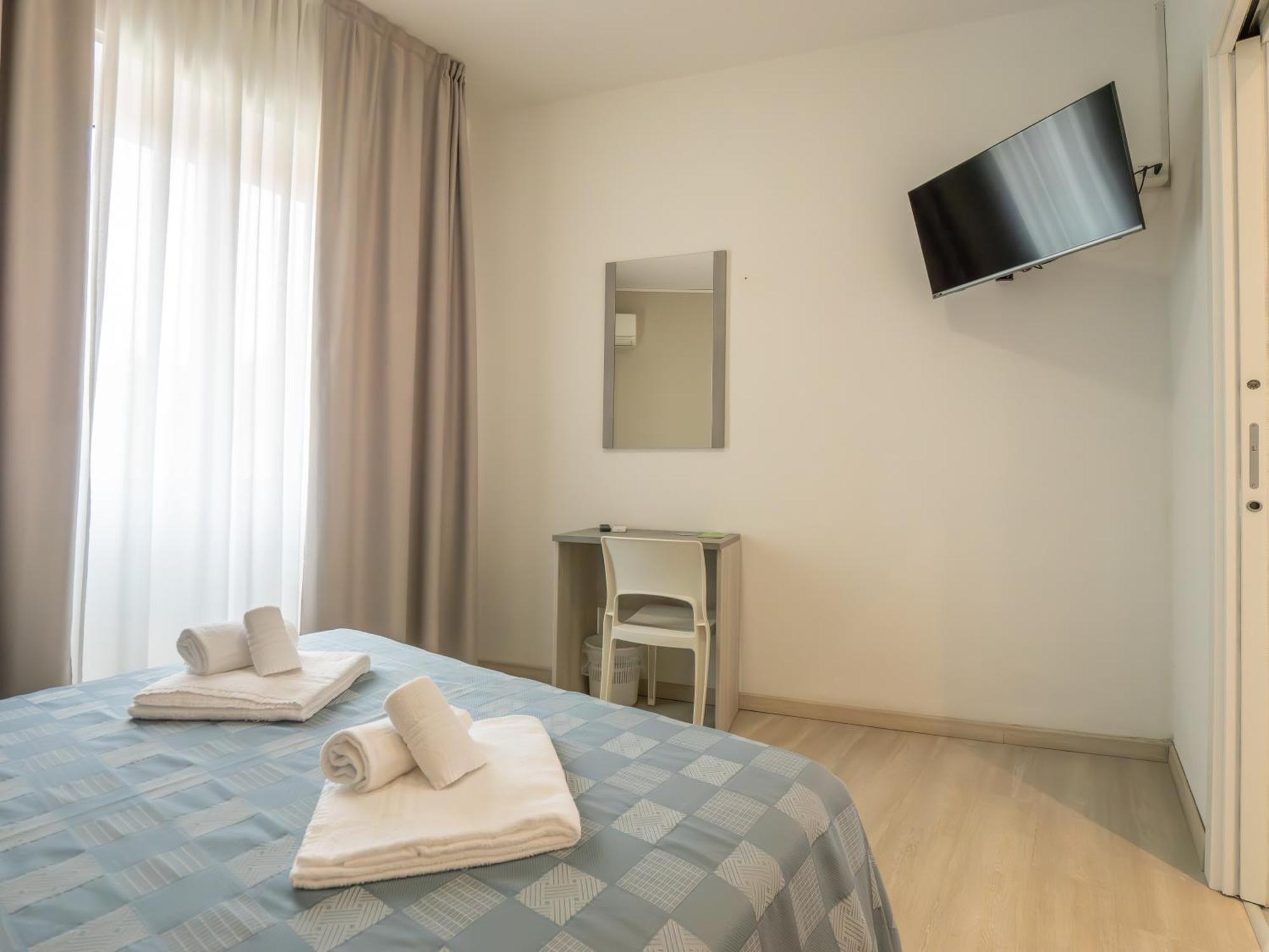פינאלה ליגורה Hotel La Bussola מראה חיצוני תמונה