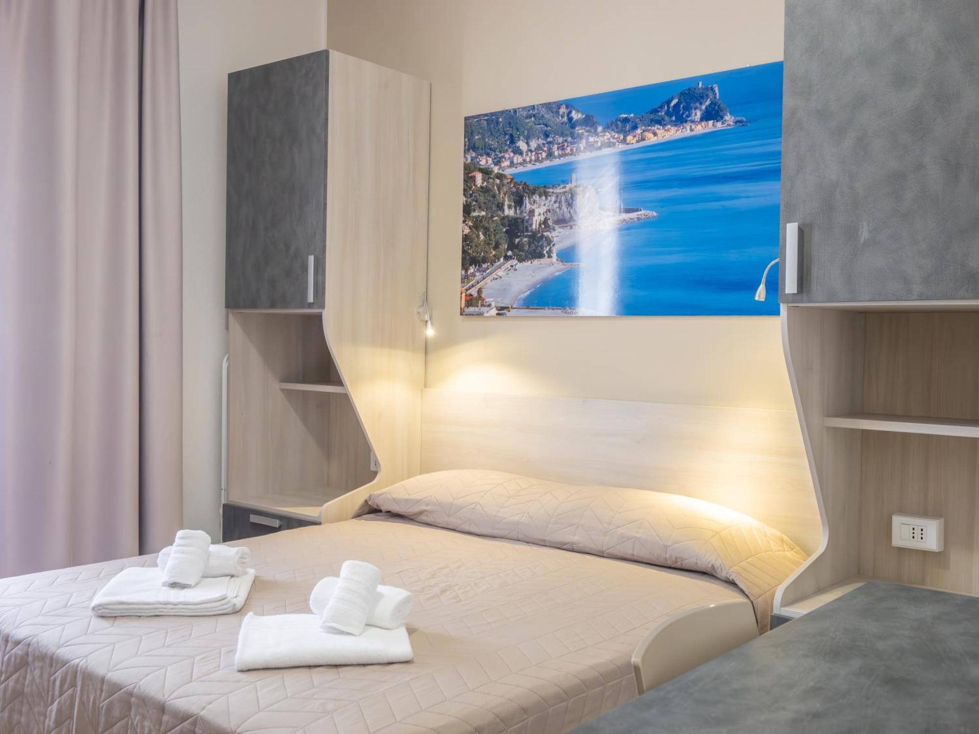 פינאלה ליגורה Hotel La Bussola מראה חיצוני תמונה