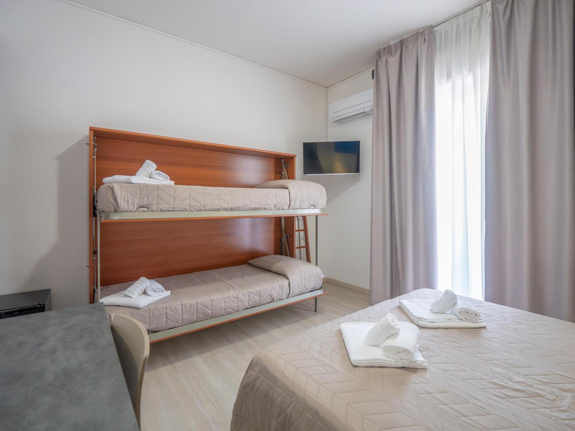 פינאלה ליגורה Hotel La Bussola מראה חיצוני תמונה