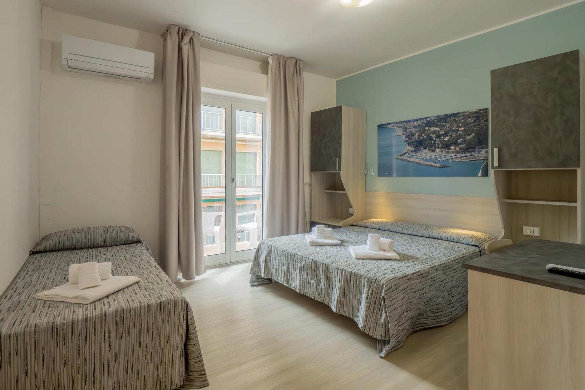 פינאלה ליגורה Hotel La Bussola מראה חיצוני תמונה