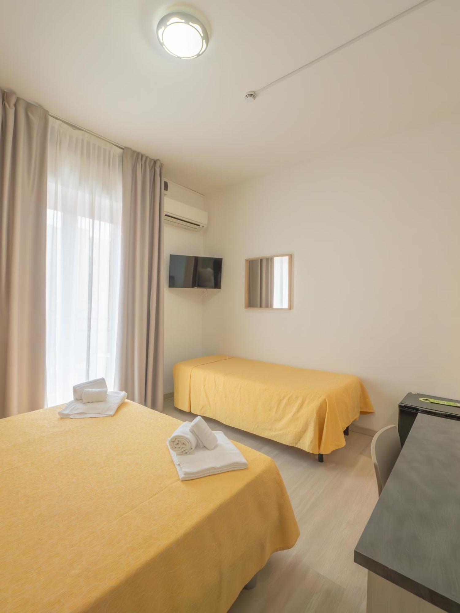 פינאלה ליגורה Hotel La Bussola מראה חיצוני תמונה
