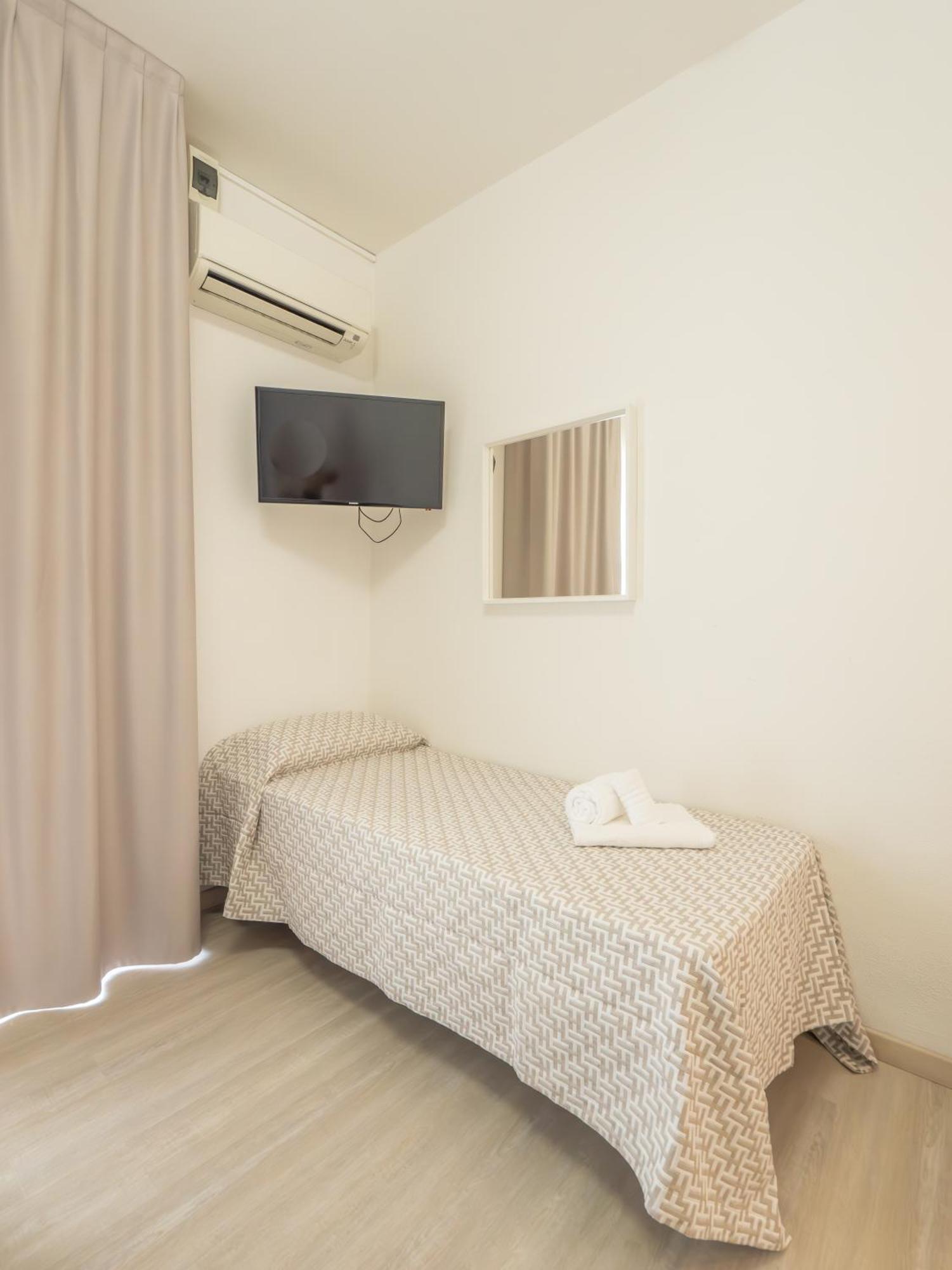 פינאלה ליגורה Hotel La Bussola מראה חיצוני תמונה